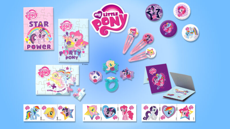 Übersicht über die My Little Pony Beigaben und Giveaways. Zu sehen sind: Puzzle, Sticker, Aufkleber, Tattoos, Fingerring, Haarclips und Magnete